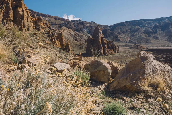 Teide Ulusal Parkı, Tenerife, Kanarya Adaları, İspanya 'da güzel volkanik kayalar ve çöl