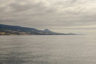 Tenerife kıyısı boyunca Masca Sahili 'nden ve Los Gigante' nin görkemli uçurumlarından
