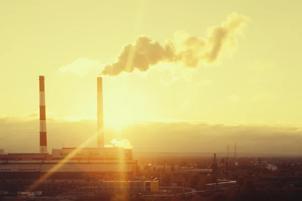 Vue de la ville industrielle de Kiev de la hauteur en automne — Photo