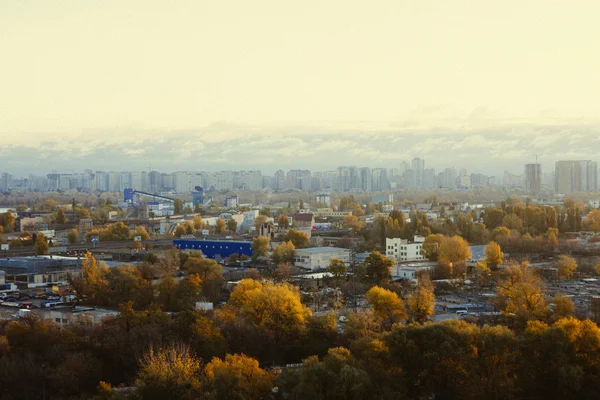 Cityscape Kiev: vista della parte industriale della città — Foto Stock