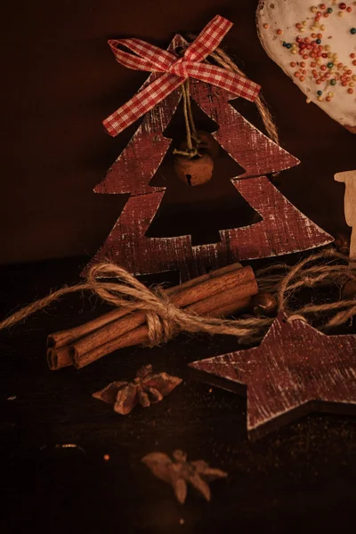 Composición de Navidad sobre fondo de madera — Foto de Stock