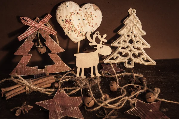 Composición de Navidad sobre fondo de madera — Foto de Stock