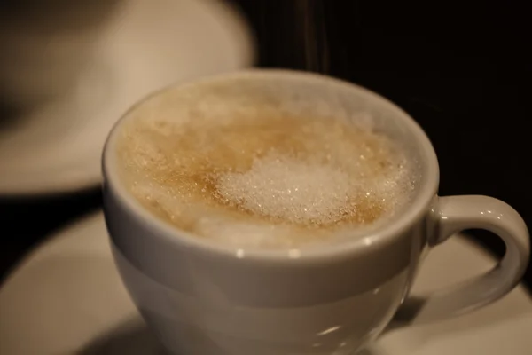 Una taza de café con leche —  Fotos de Stock