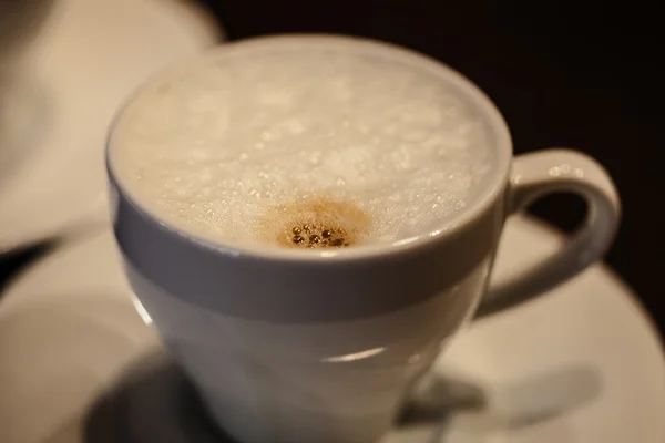 Uma chávena de café com leite — Fotografia de Stock