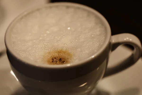 Una taza de café con leche — Foto de Stock