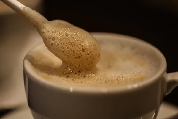 Una taza de café con leche —  Fotos de Stock