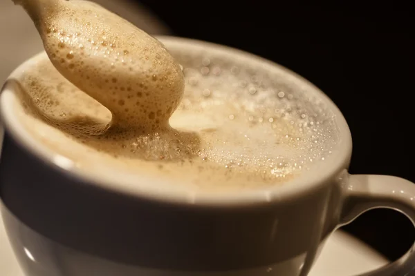 Kopje cappuccino koffie — Stockfoto