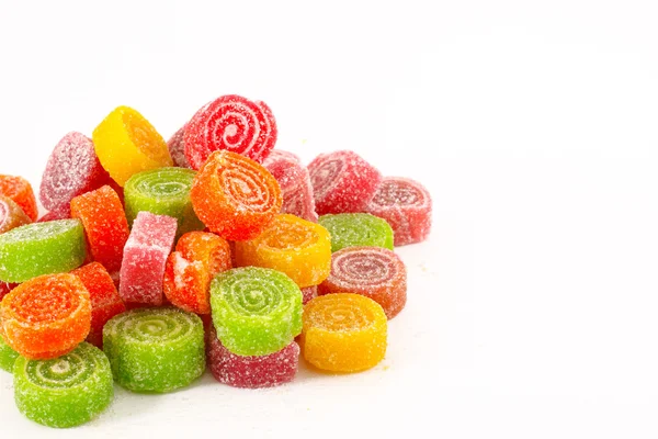 Gros plan de savoureux bonbons colorés sucrés — Photo