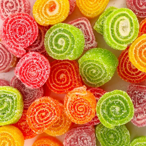 Nær smakfulle, søte, fargerike godterier – stockfoto
