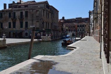 Güzel Venedik tecritten hemen sonra, temiz su ve normalden çok daha az insan ile