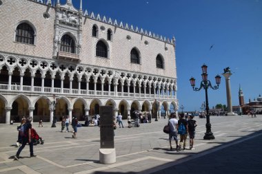 Güzel Venedik tecritten hemen sonra, temiz su ve normalden çok daha az insan ile