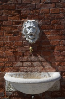 Güzel Venedik tecritten hemen sonra, temiz su ve normalden çok daha az insan ile