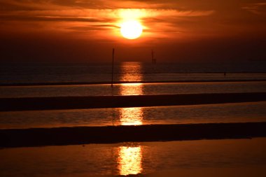Grado Adası, deniz manzaralı. Adriyatik Denizi 'nin tepesindeki küçük köy, Friuli' de.