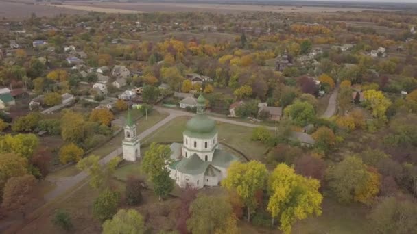 Aerial to village Sedniv and church of the Resurrection Ukraine — Stok Video