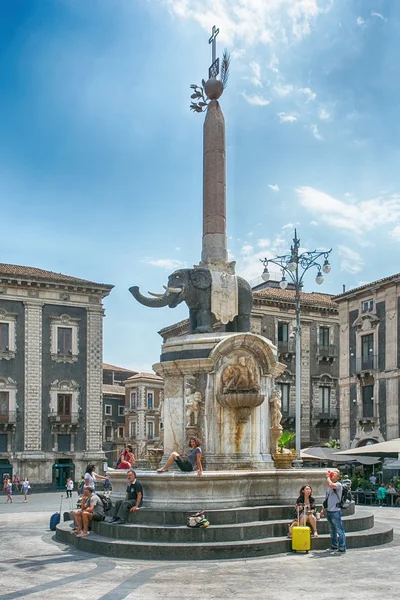 Fontana dell'elefante a Catania, Sicilia, Italia . — Foto Stock