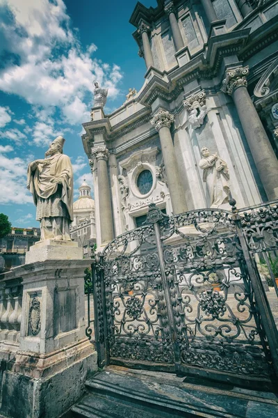 Fotografie jednotlivých částí katedrály Saint Agatha — Stock fotografie