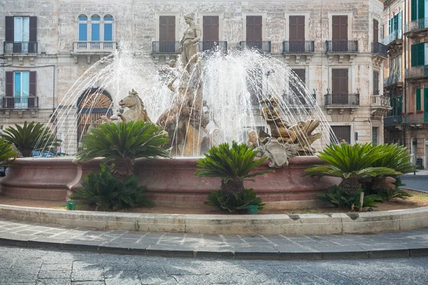 The fountain of Diana in Syracuse — Stock Photo, Image