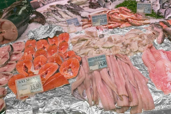 Seafood on ice at the fish market — Stock Photo, Image