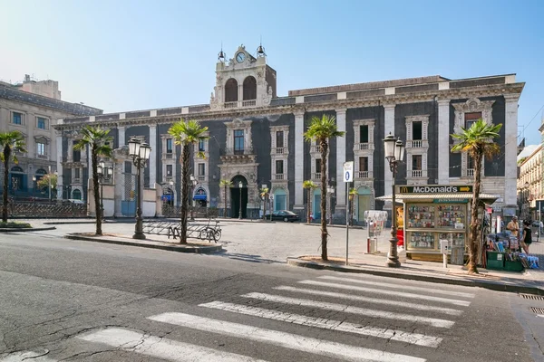 Historická budova na náměstí Stesicoro v Catania, Sicílie, — Stock fotografie