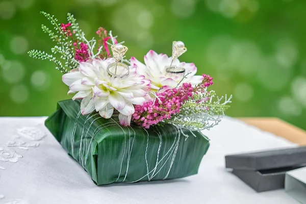 Anillos de boda —  Fotos de Stock