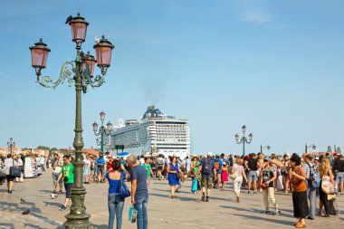 Msc Preziosa turist St. Mark's Meydanı'Venedik ve cruise gemi
