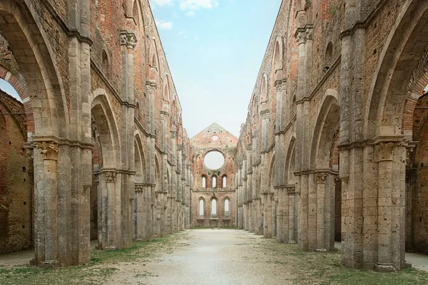 Eski Gotik abbey - Abbey San Galgano, Toskana, İtalya 