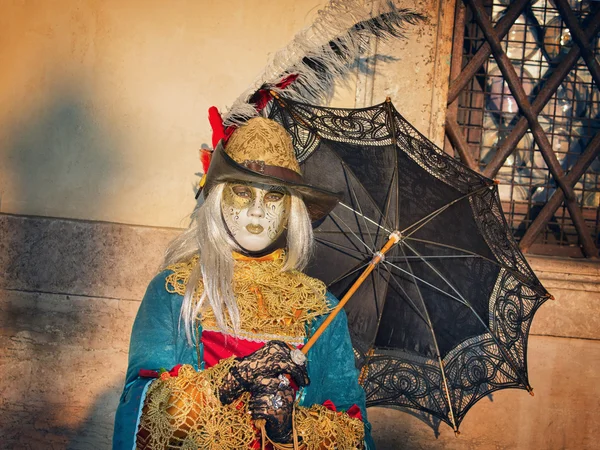 Carneval mask in Venice - Venetian Costume — Stock Photo, Image