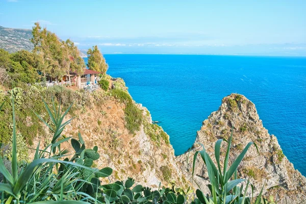 A kilátás a világítótorony Belvedere Nord-a Vibo Valentia megye (Capo Vaticano) — Stock Fotó