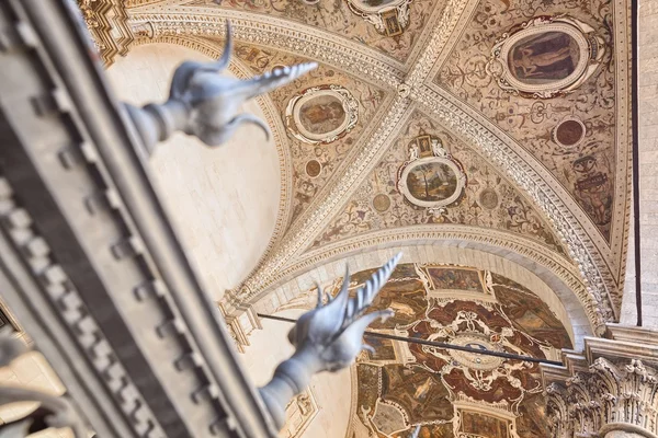 Detail embellishments House "Loggia della Mercanzia" in Siena Italy — Stock Photo, Image