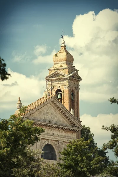 La tour de la vieille église - Peinture de photo vintage — Photo