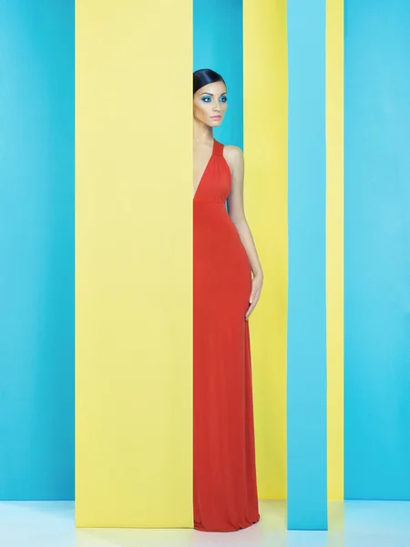 Senhora no fundo colorido — Fotografia de Stock