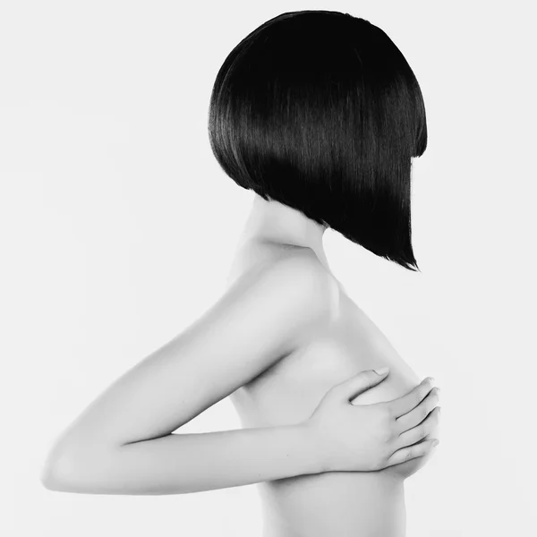 Nude woman with short hairstyle — Stockfoto