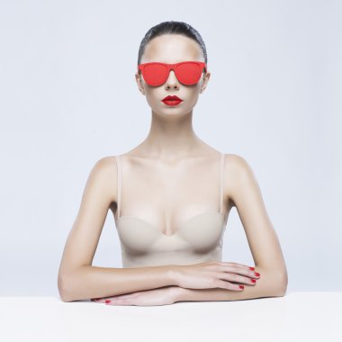 Zarif Bayan güneş gözlüğü