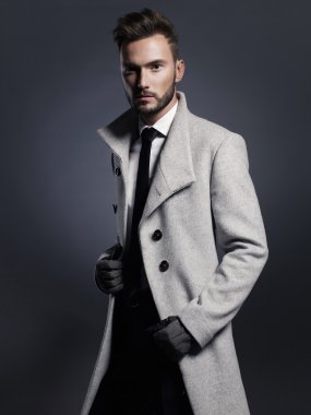 Yakışıklı şık ceket adam, sonbahar