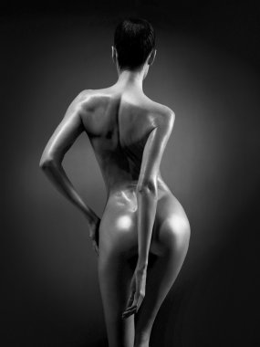 Hafif renkli projektör zarif çıplak model