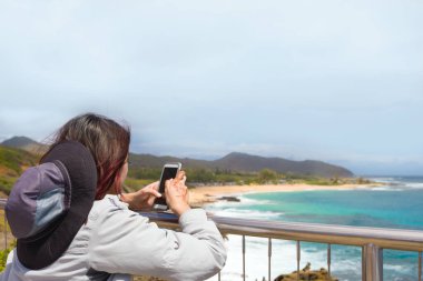 Sandy Beach Park 'ın manzarası, Oahu, Hawaii Halona Gözcüleri' nden görüldüğü gibi.