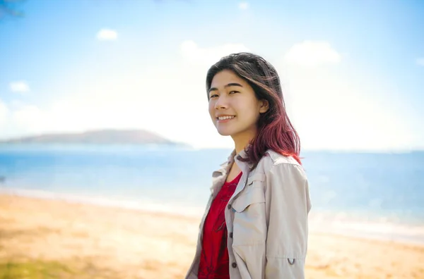 Smiling Biracial Teen Girl Standing Tropical Hawaiian Beach Sunny Day — ストック写真