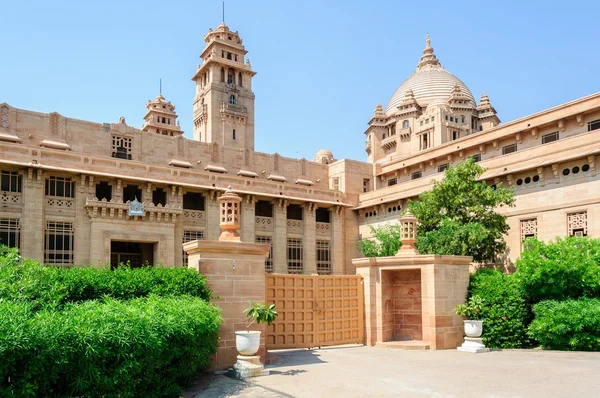 Utomståendes syn på Umaid Bhawan Palace av Rajasthan — Stockfoto