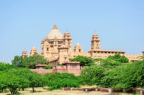 Utomståendes syn på Umaid Bhawan Palace av Rajasthan — Stockfoto
