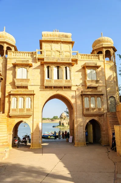 Ancient archway, gate of gadisar lake — Stock Photo, Image