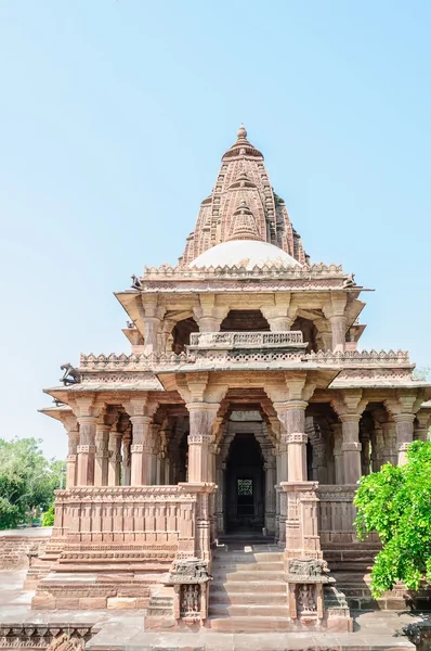 Antigua roca templos curvos de dioses hindúes y diosa del subcontinente indio — Foto de Stock