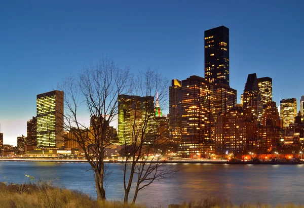 Skyline Manhattan di notte. — Foto Stock