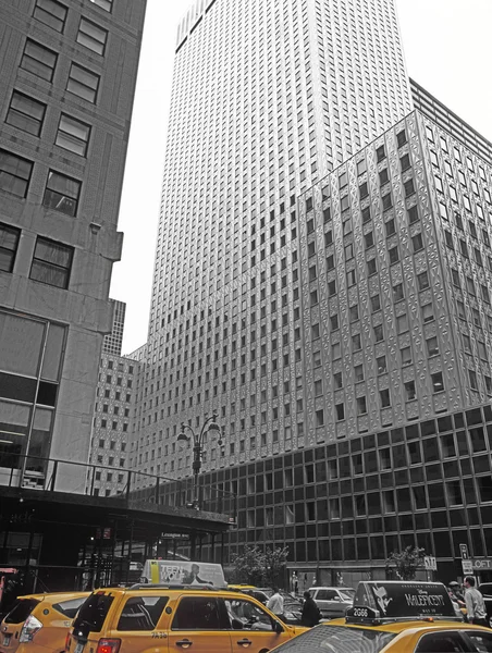 Ciudad de Nueva York - mirando hacia arriba. El edificio Mobil . — Foto de Stock