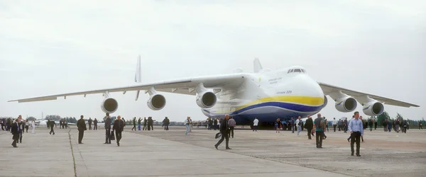 Antonov 225 "Mriya". — Photo