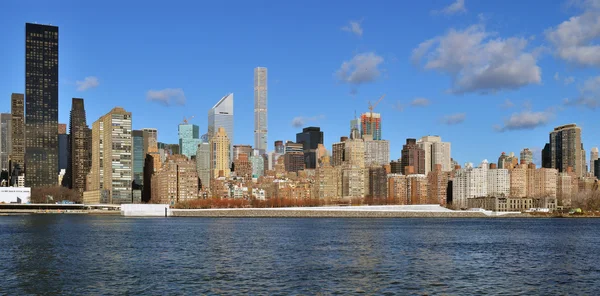 Panorama di Manhattan nella giornata di sole . — Foto Stock