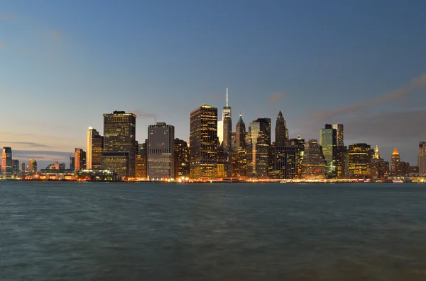 Skyline di Manhattan di notte . — Foto Stock