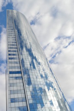 nyc - yukarıya bakıyor.