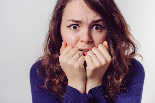 Die Frau hat Angst vor Angst — Stockfoto