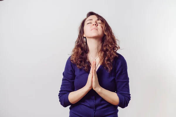 Retrato mujer, ojos cerrados, en meditación — Foto de Stock