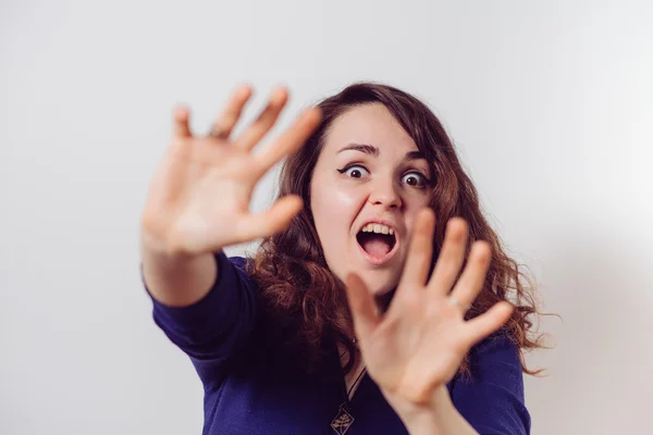 De vrouw is bang voor angst. — Stockfoto